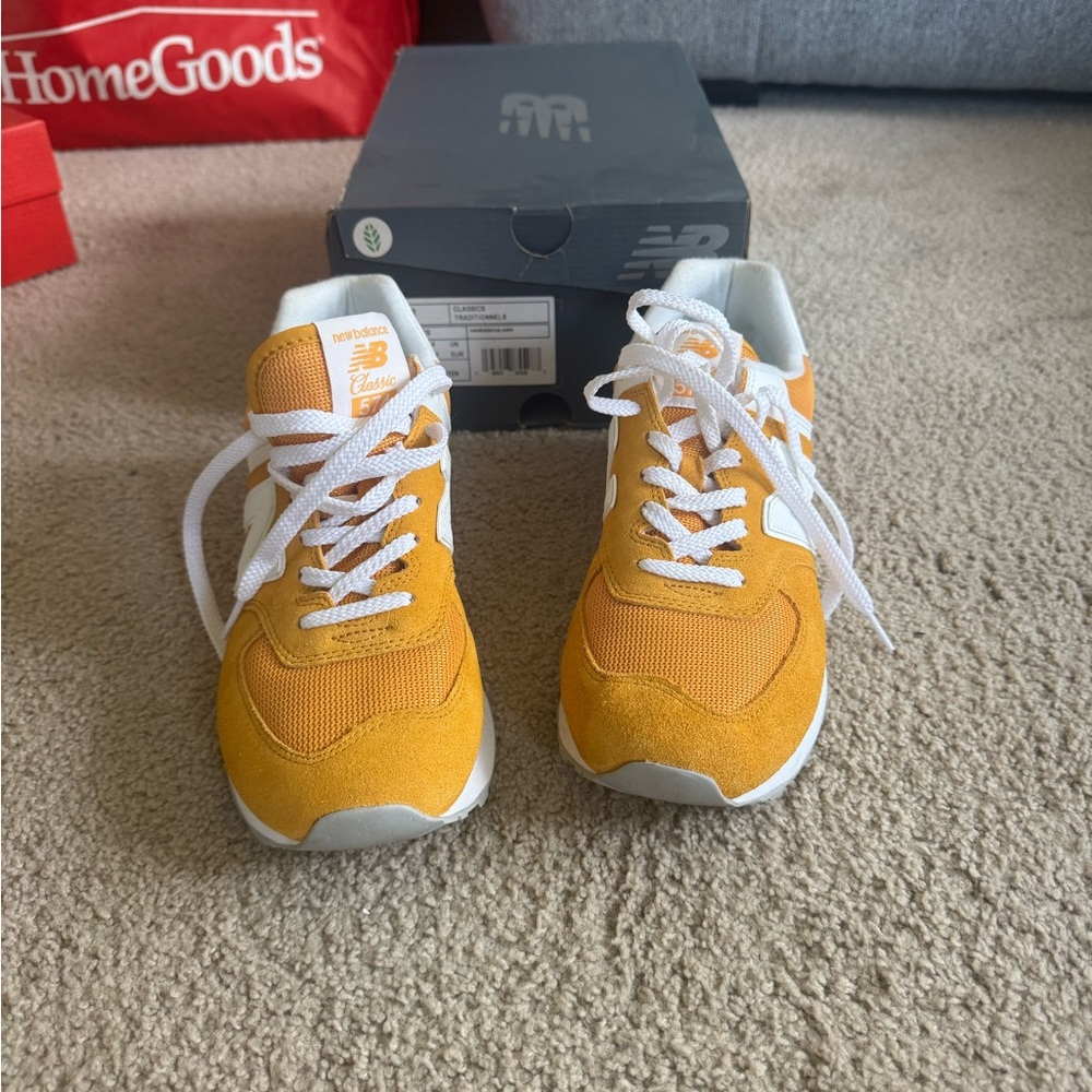 New Balance women’s mustard yellow and White 574